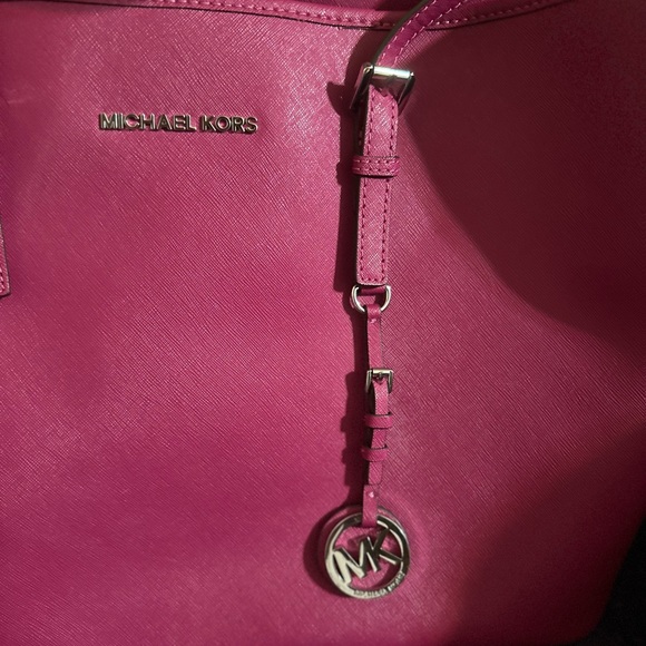 Micheal Kors tote bag - Picture 3 of 10